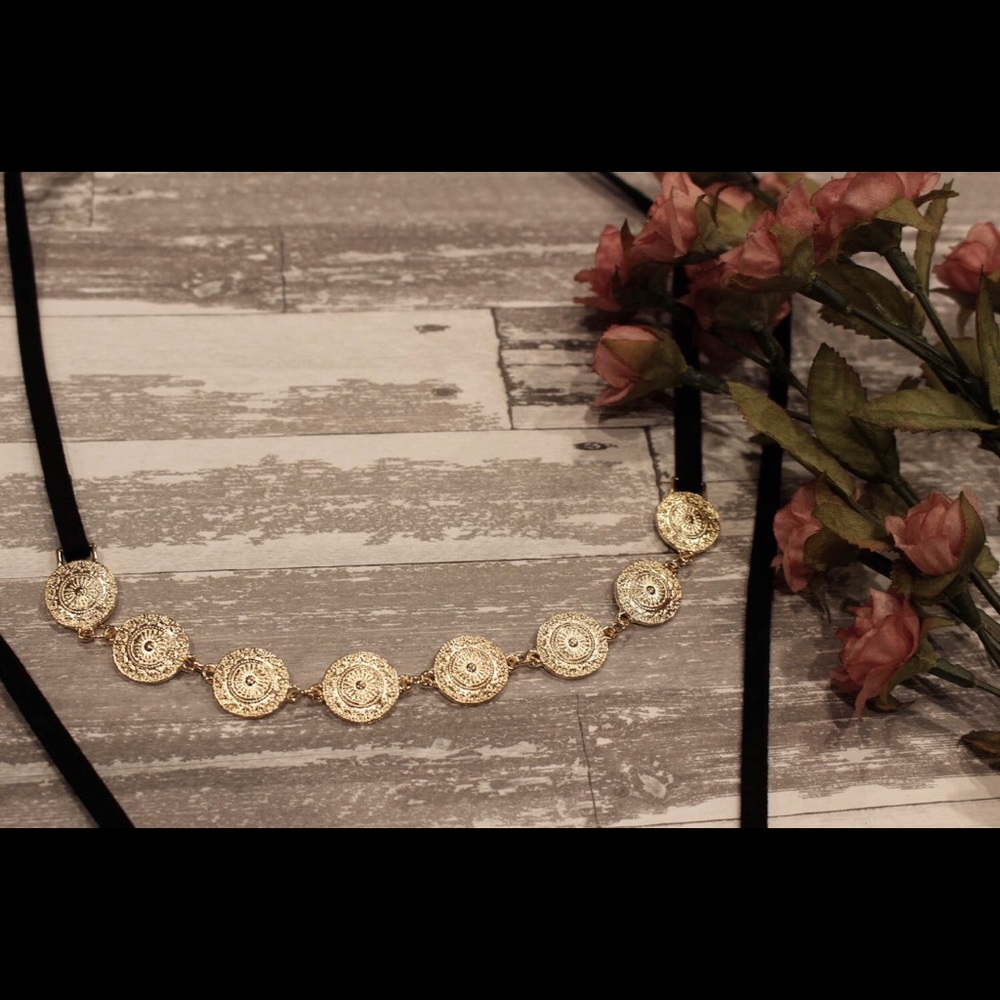 Gold Disc Choker